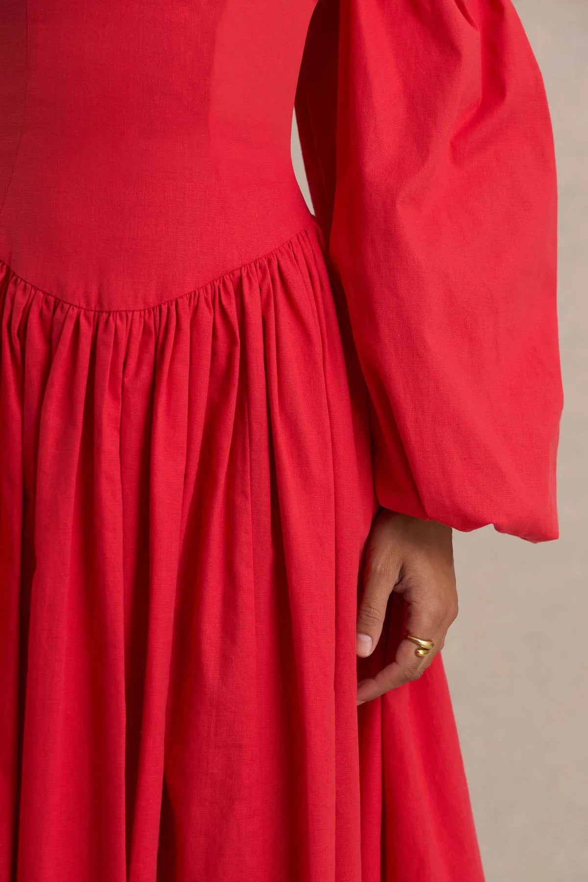 Alouro Red Sweetheart – Balloon Sleeves Midi Dress
